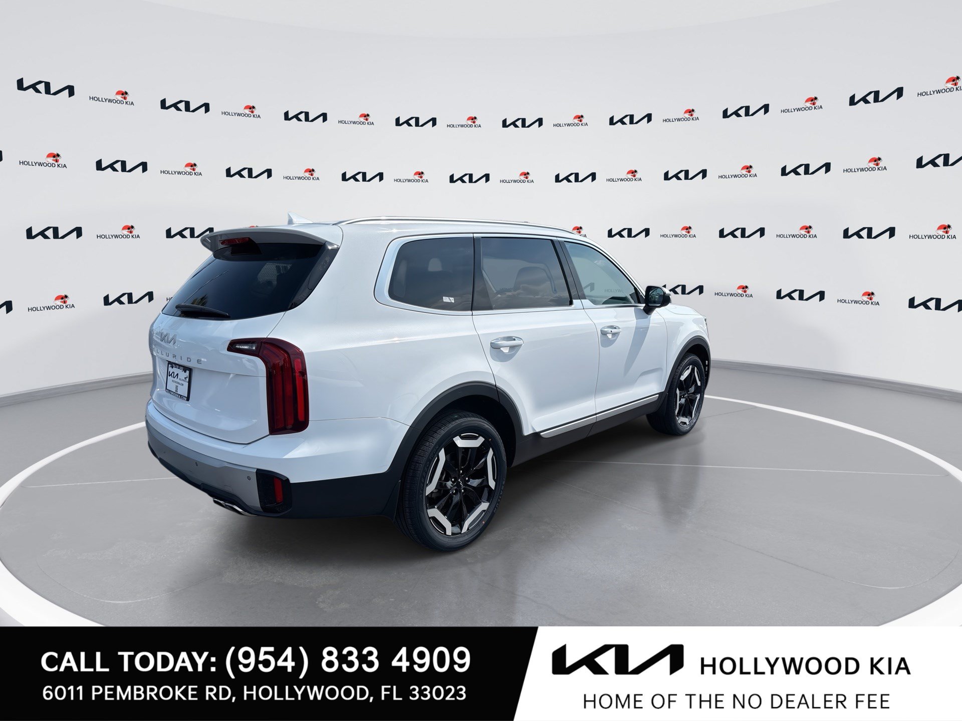 Certified 2024 Kia Telluride S FWD image 8