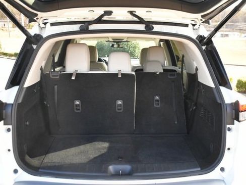 Used 2024 Nissan Pathfinder SL w/ SL Premium Package image 9