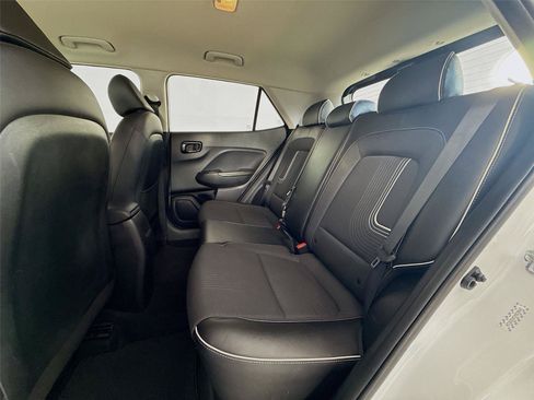 Used 2023 Hyundai Venue Limited w/ Cargo Package FWD image 25