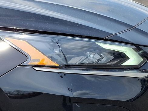 Certified 2025 Nissan Altima 2.5 SR w/ SR Premium Package image 9