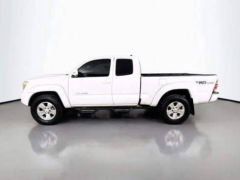 Used 2015 Toyota Tacoma TRD Sport w/ TRD Sport Package image 4