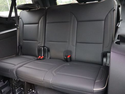 New 2026 Chevrolet Suburban Premier AWD/4WD image 31
