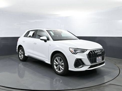Used 2025 Audi Q3 2.0T Premium AWD/4WD image 3