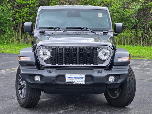 Used 2025 Jeep Wrangler Unlimited Sport AWD/4WD image 4