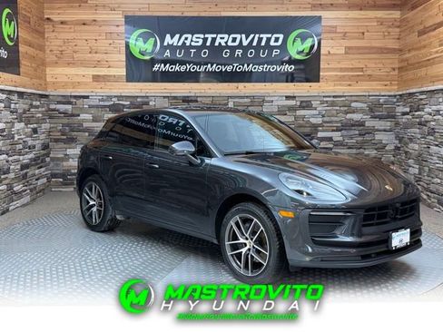 Used 2023 Porsche Macan AWD/4WD image 1