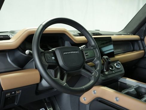 Used 2025 Land Rover Defender 110 X image 22