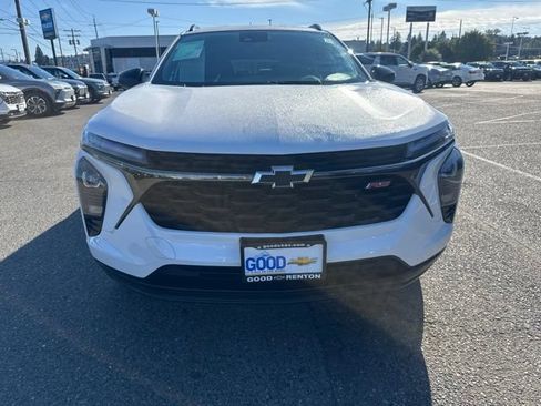 Used 2024 Chevrolet Trax RS w/ Sunroof Package FWD image 8