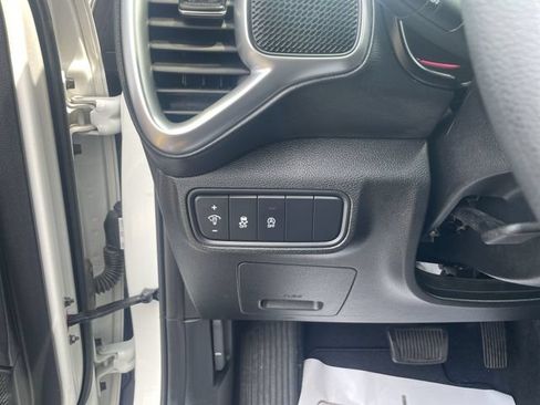 Used 2025 Kia Soul LX w/ LX Technology Package FWD image 21