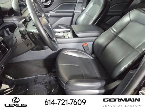 Used 2025 Lincoln Aviator AWD image 19