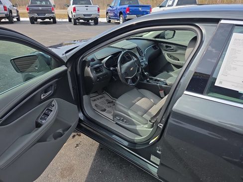 Used 2015 Chevrolet Impala LT w/ Convenience Package image 10