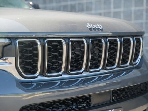 Used 2023 Jeep Grand Cherokee L Laredo AWD/4WD image 15