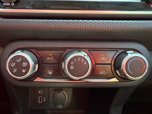 Certified 2022 Nissan Kicks S FWD image 28