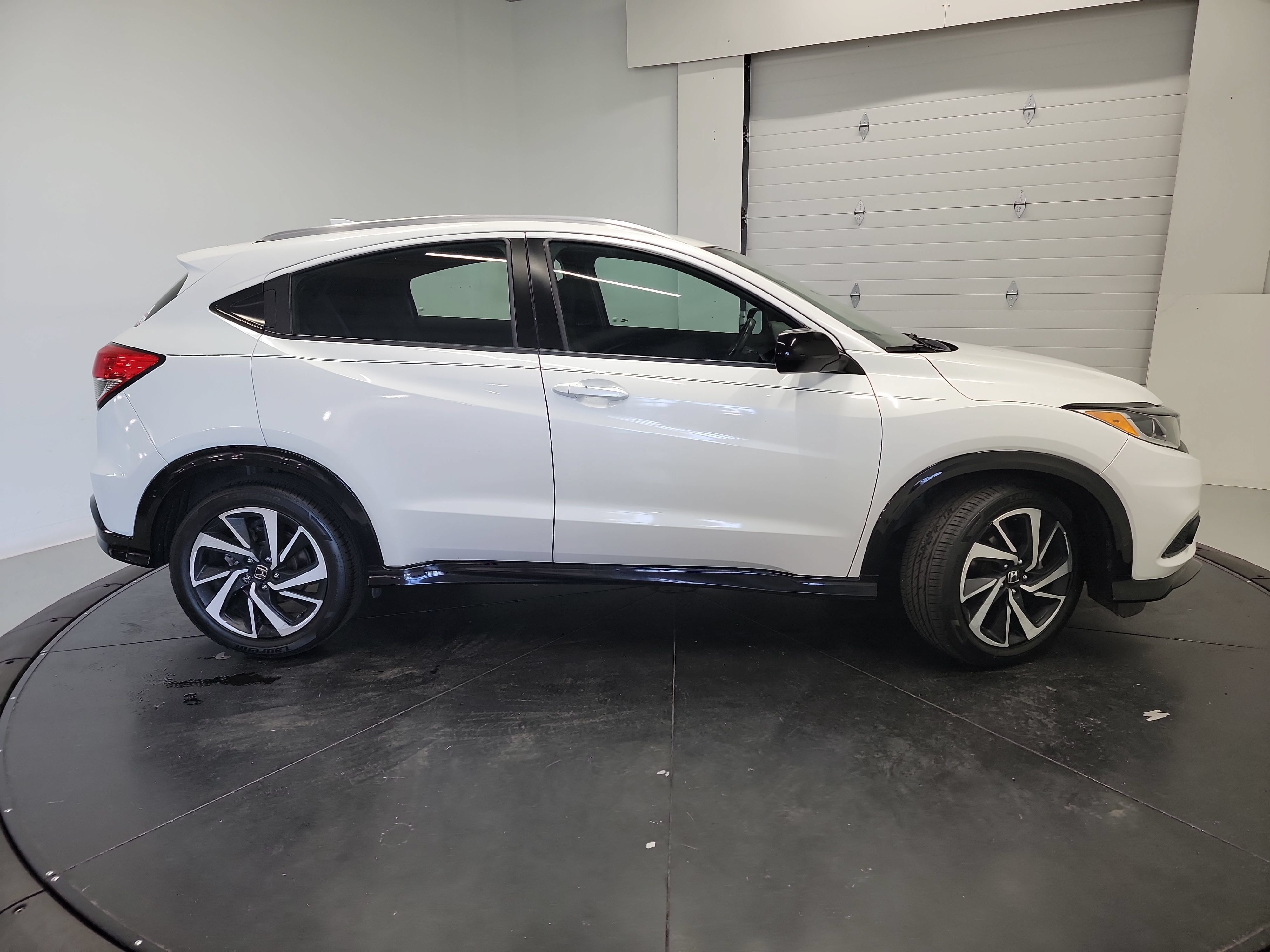 Used 2020 Honda HR-V Sport image 11