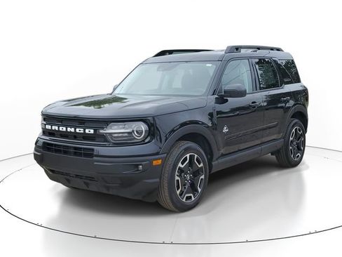 Used 2023 Ford Bronco Sport Outer Banks AWD/4WD image 2