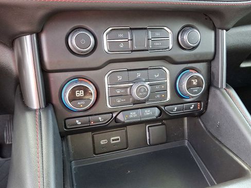 Used 2022 Chevrolet Suburban RST w/ Luxury Package image 19