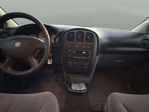 Used 2005 Dodge Grand Caravan SE image 30