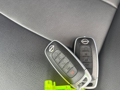 Certified 2025 Nissan Sentra SR w/ SR Premium Package image 30