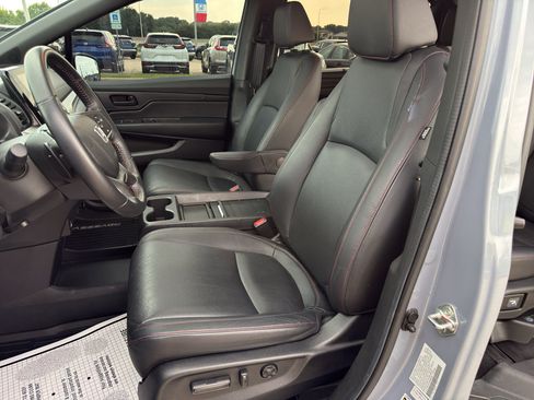 Used 2024 Honda Odyssey Sport image 9