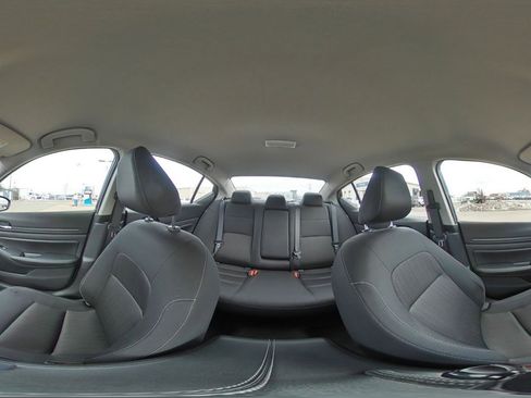 Used 2025 Nissan Altima 2.5 SV image 43