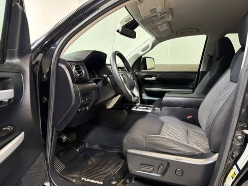 Used 2019 Toyota Tundra SR5 w/ SR5 Upgrade Package image 11