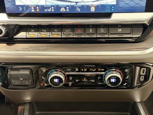 Certified 2026 GMC Sierra 1500 SLT w/ SLT Premium Package image 16