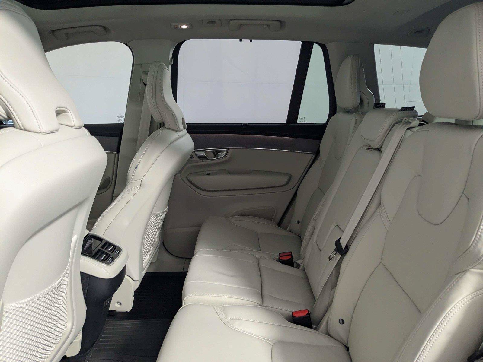 Used 2026 Volvo XC90 B6 Ultra w/ Protection Package Premier AWD/4WD image 34