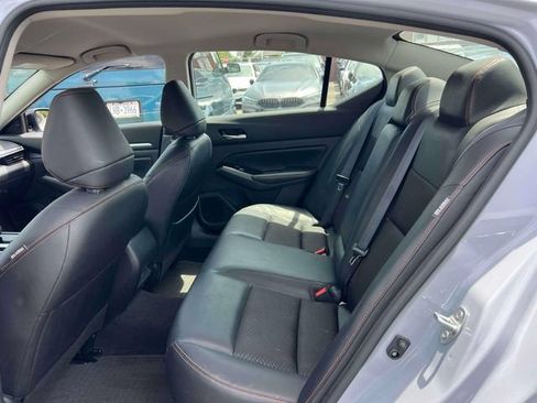 Used 2024 Nissan Altima 2.5 SR FWD image 16