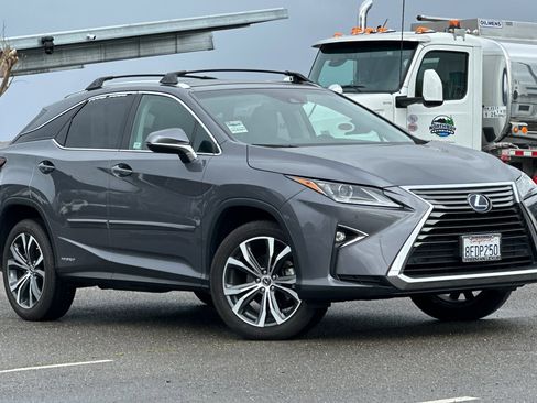 Used 2018 Lexus RX 450h AWD image 2