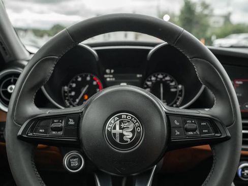 Used 2020 Alfa Romeo Giulia AWD w/ Cold Weather Package image 16