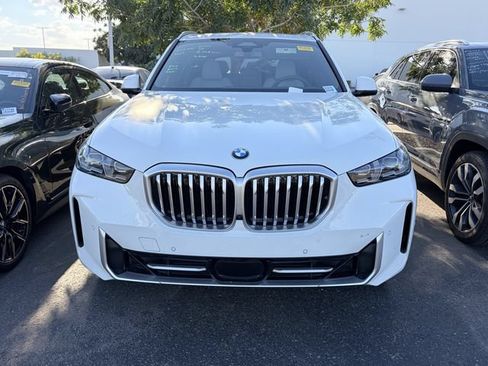 Used 2024 BMW X5 sDrive40i w/ Premium Package RWD image 2