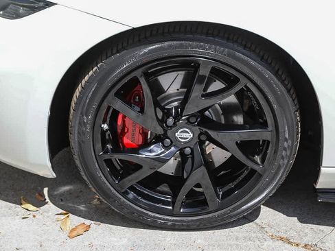 Used 2014 Nissan 370Z Touring w/ Sport Package RWD image 9