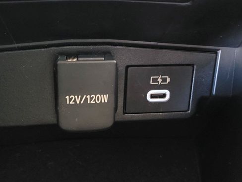Used 2023 Toyota Corolla Cross XLE FWD image 16