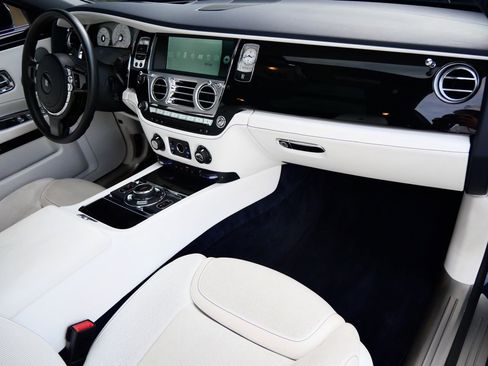 Certified 2017 Rolls-Royce Ghost image 18