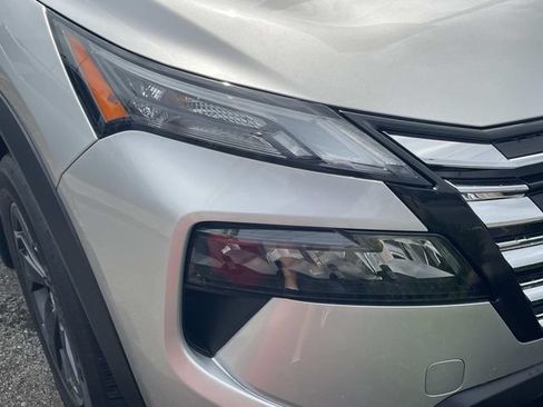 Used 2024 Nissan Rogue SV w/ SV Premium Package AWD/4WD image 7