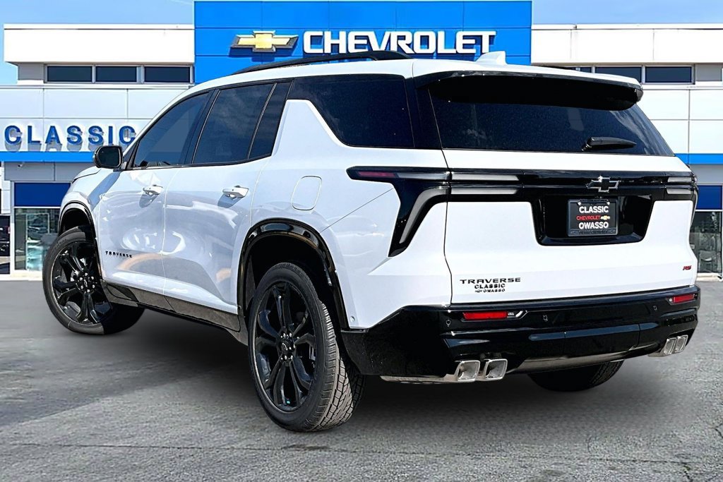 New 2027 Chevrolet Traverse RS FWD image 3