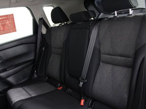 Certified 2025 Nissan Rogue SV FWD image 21