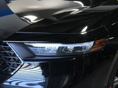 Used 2025 Honda Accord Sport image 2