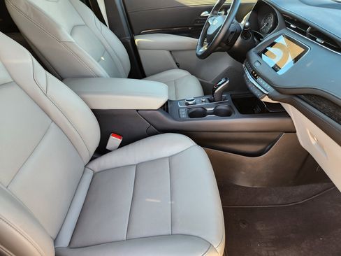 Certified 2023 Cadillac XT4 Premium Luxury w/ Technology Package image 14