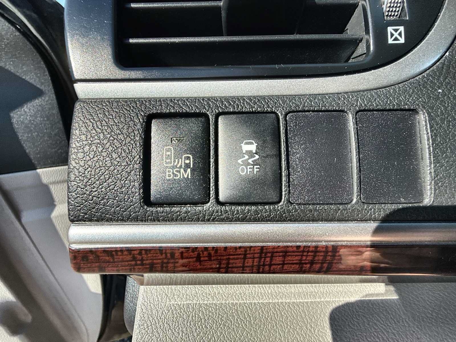 Used 2013 Toyota Camry XLE FWD image 17