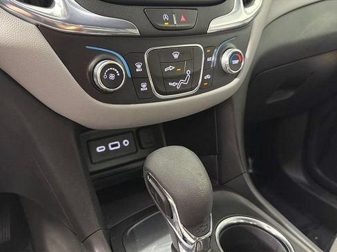 Used 2023 Chevrolet Equinox LS FWD image 24