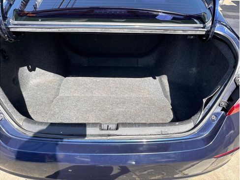 Used 2018 Honda Accord LX image 11