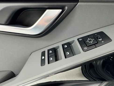 New 2026 Kia Niro EX FWD image 19