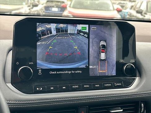 Used 2023 Nissan Rogue SL w/ SL Premium Package image 24