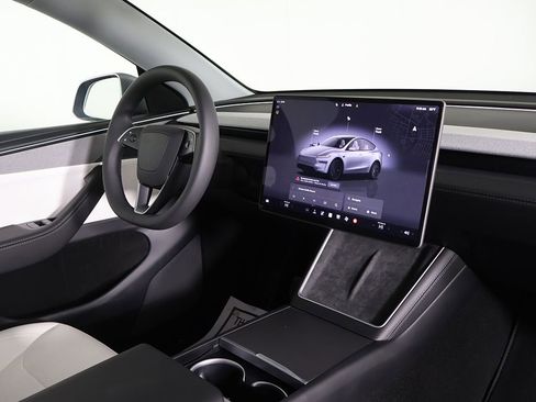 Used 2026 Tesla Model Y Long Range AWD/4WD image 28