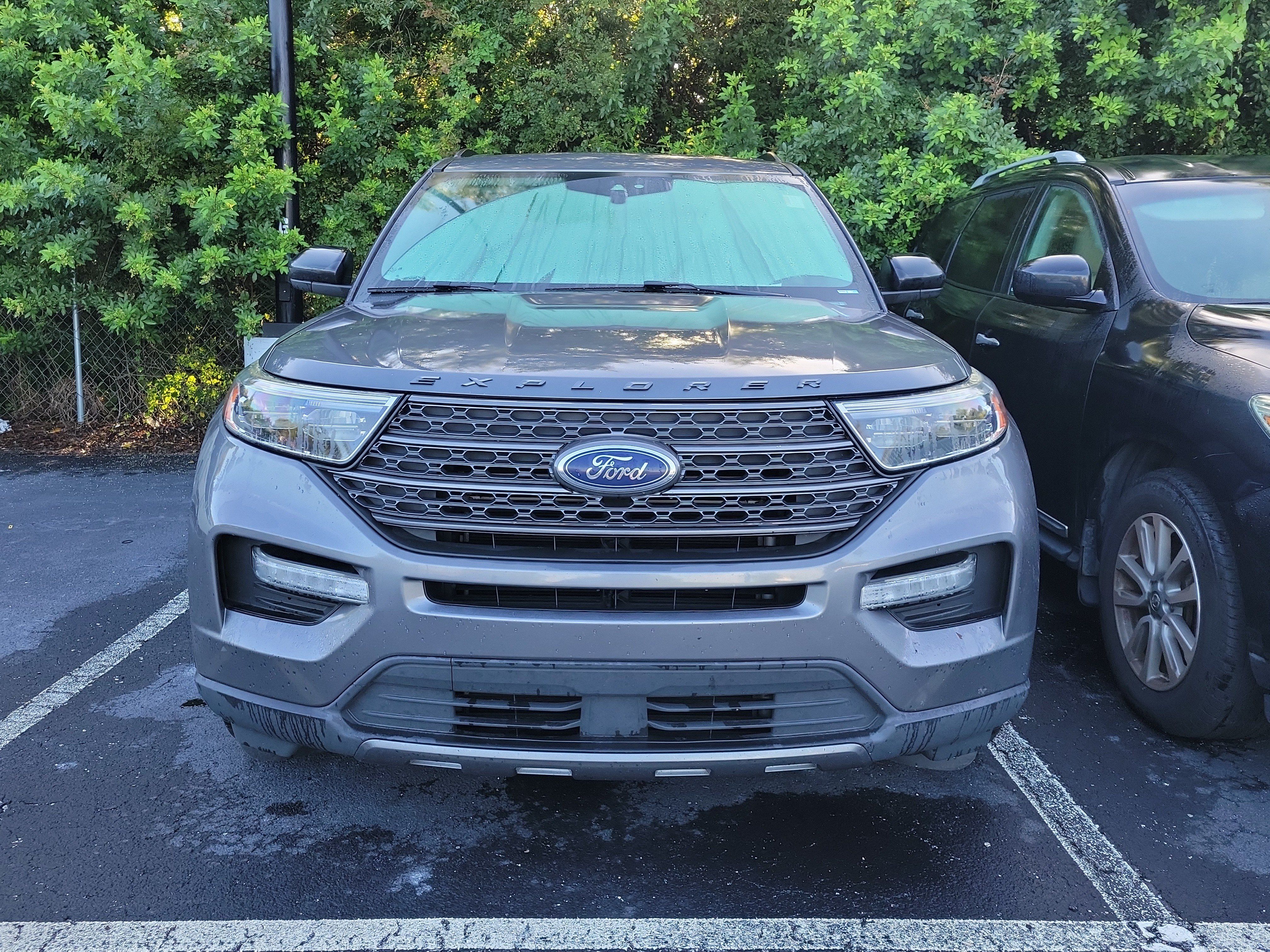 Used 2022 Ford Explorer XLT w/ Equipment Group 202A RWD image 2