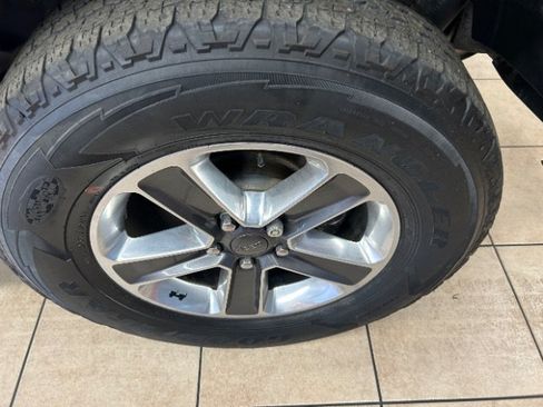 Used 2019 Jeep Wrangler Unlimited Sahara AWD/4WD image 20