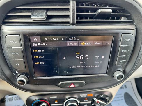 Used 2024 Kia Soul LX image 20