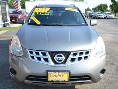 Used 2013 Nissan Rogue SV AWD/4WD image 3