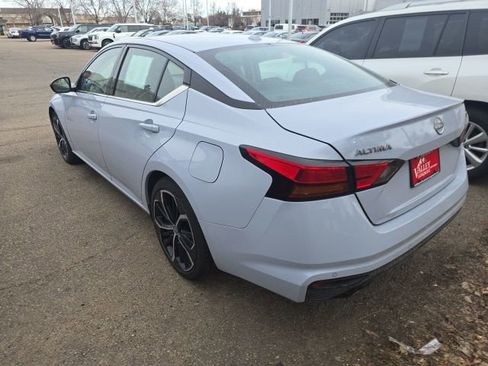 Certified 2023 Nissan Altima 2.5 SR image 4