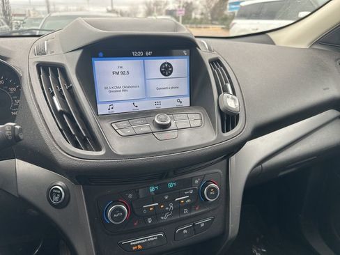 Used 2019 Ford Escape SE image 3